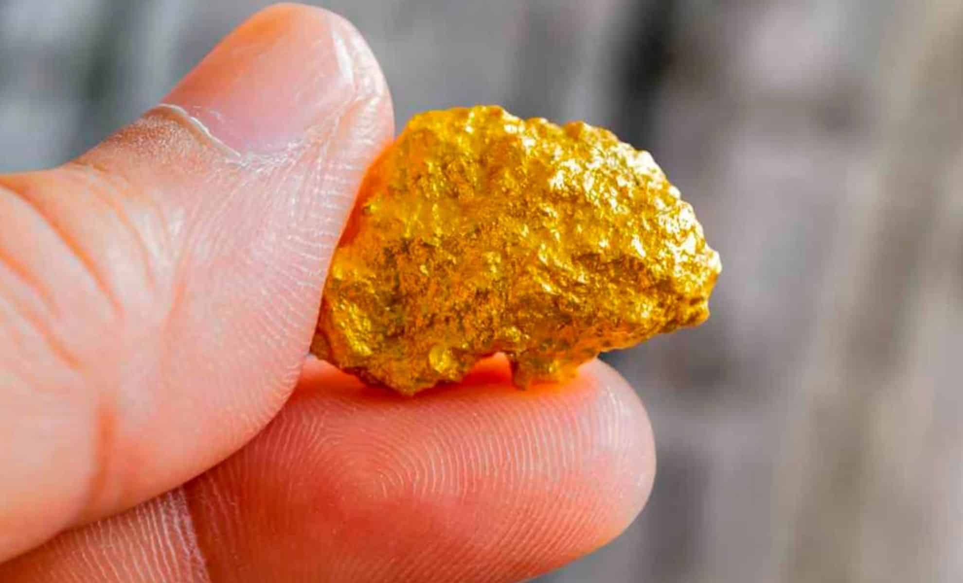 This Electronic Device That We All Throw Away Contains 450 Milligrams of 22-Carat Gold