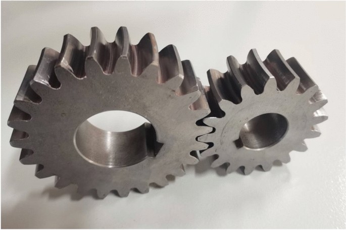 Nonlinear dynamic characteristics of modified variable hyperbolic circular arc tooth trace cylindrical gears