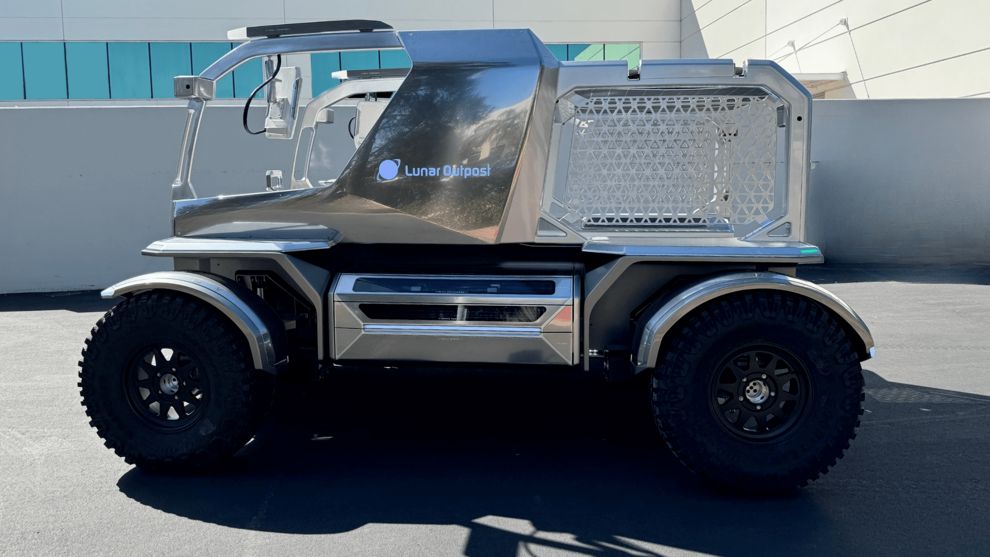 All-terrain space truck hopes to drive astronauts on the moon