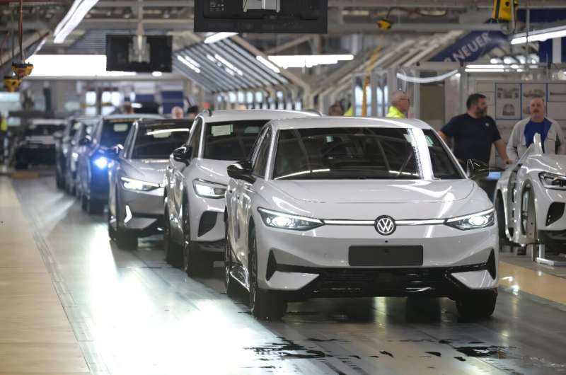 Chinese EV battery giant CATL posts 33% surge in Q1 profit