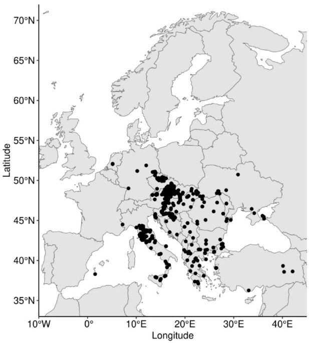 Predicting parasitic plants Loranthus Europaeus range shifts in response to climate change