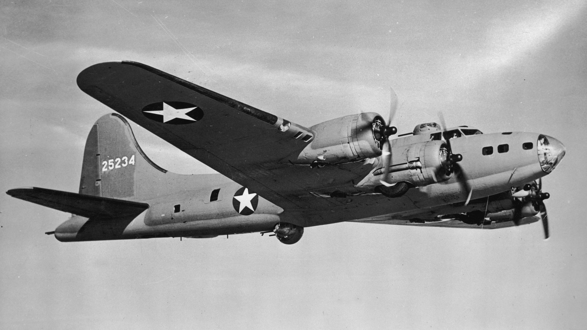 Illinois man has spent 40 years rebuilding a WWII-era B-17 bomber in his barn