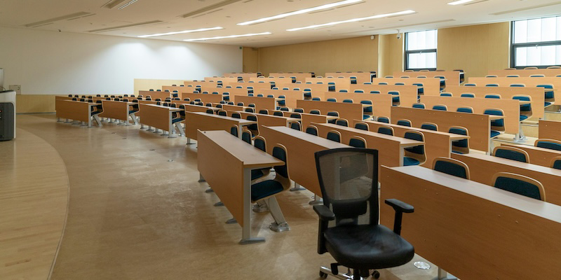 US Physics Departments Expect to Shrink Graduate Programs