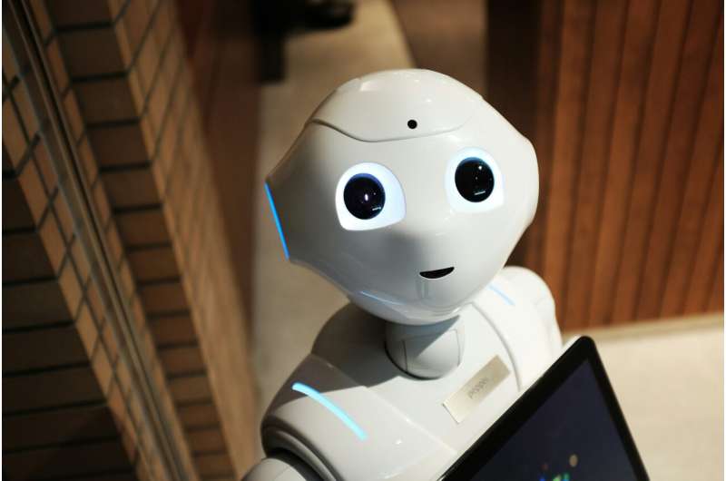 Social robots learning without us? New study cuts humans from early testing