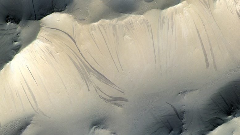 AI Cracks Mars Mystery: 500,000 Streaks Solved Without a Drop of Water