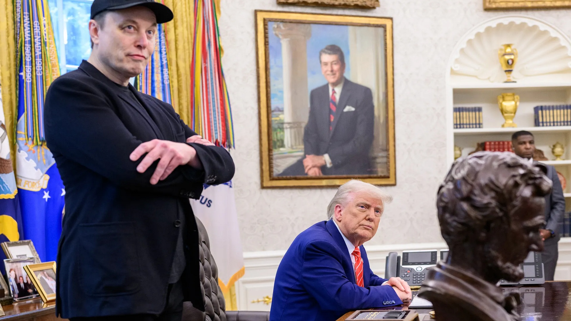 Musk threatens to scrap dragon spacecraft as feud with Trump escalates