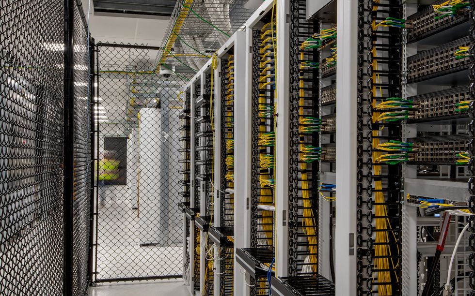 Big Tech Tests Data Center Flexibility for Local Power Grids