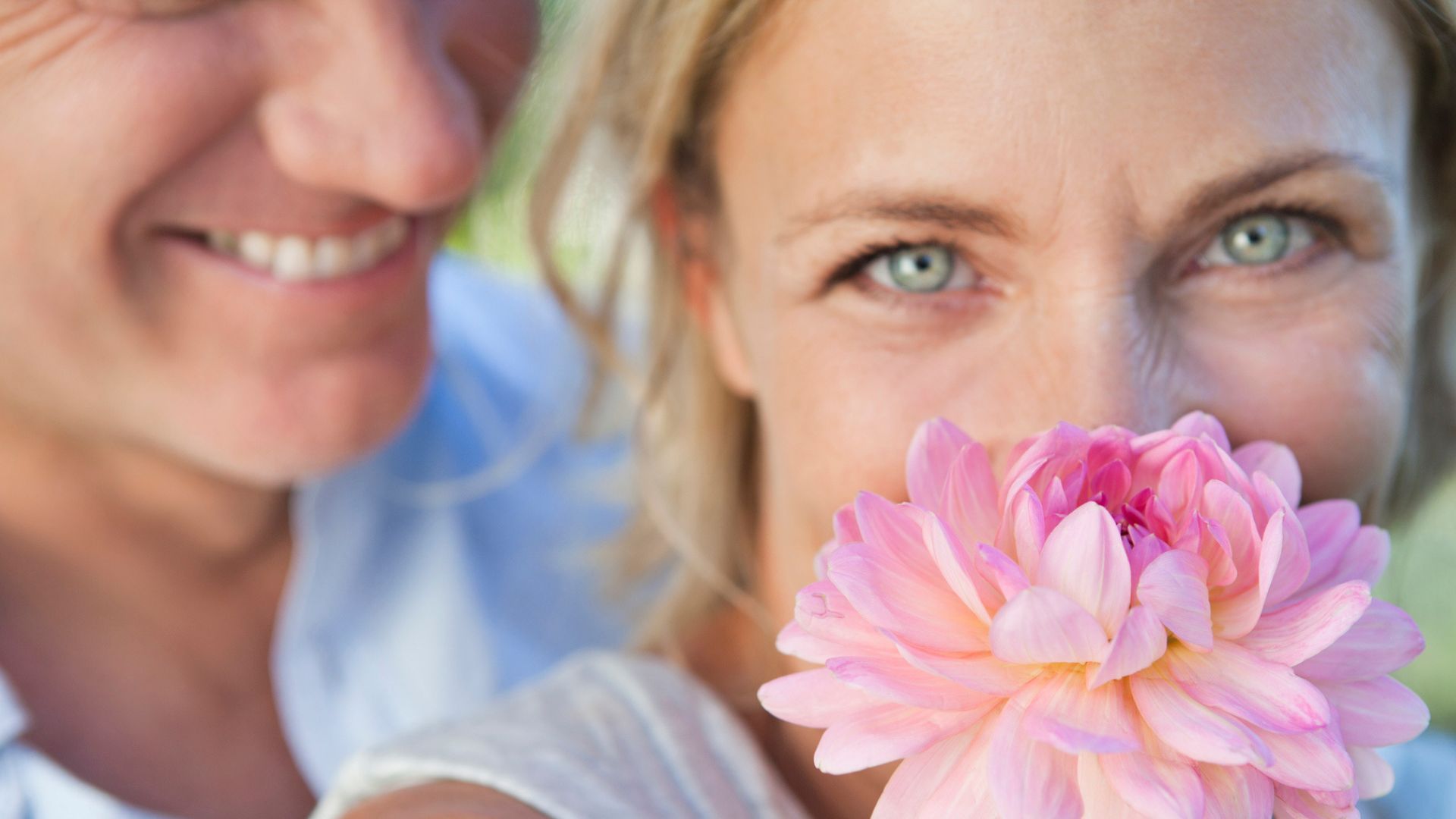 Women’s ovulation scent triggers happiness in men, research shows