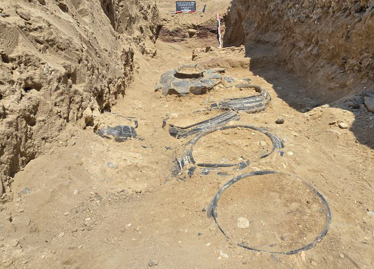 3,800-year-old warrior’s tomb found intact