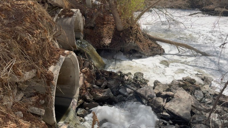 River turbulence can push toxic pollutants into the air