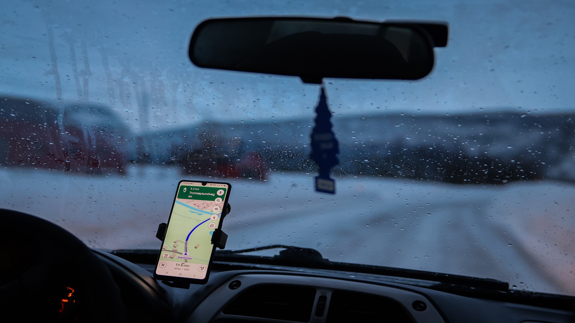 AI system slashes GPS errors almost 40 times in urban settings