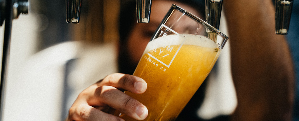 There’s One Simple Method to Reduce Alcohol Intake, Scientists Say, And It Works : ScienceAlert