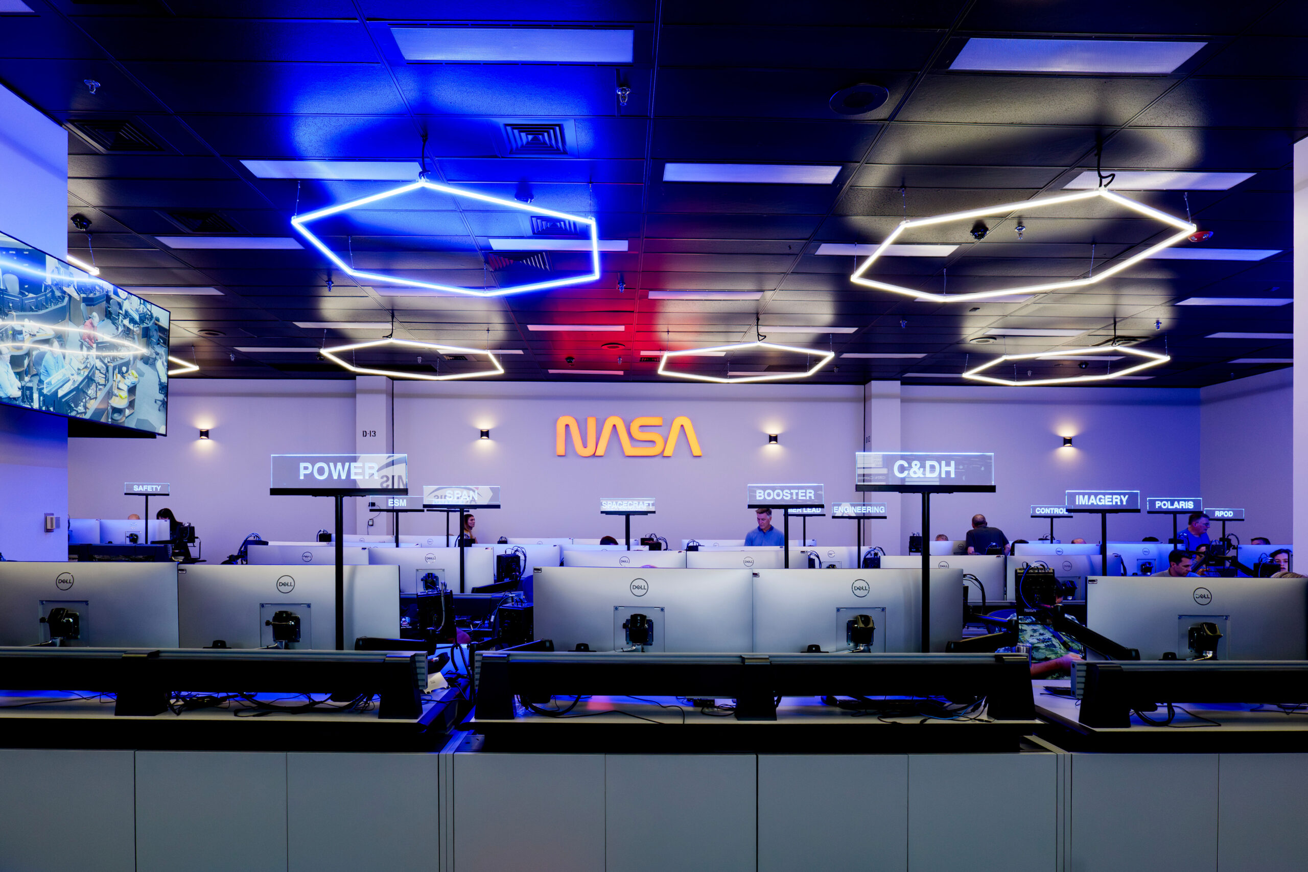 Inside NASA’s New Orion Mission Evaluation Room for Artemis II 