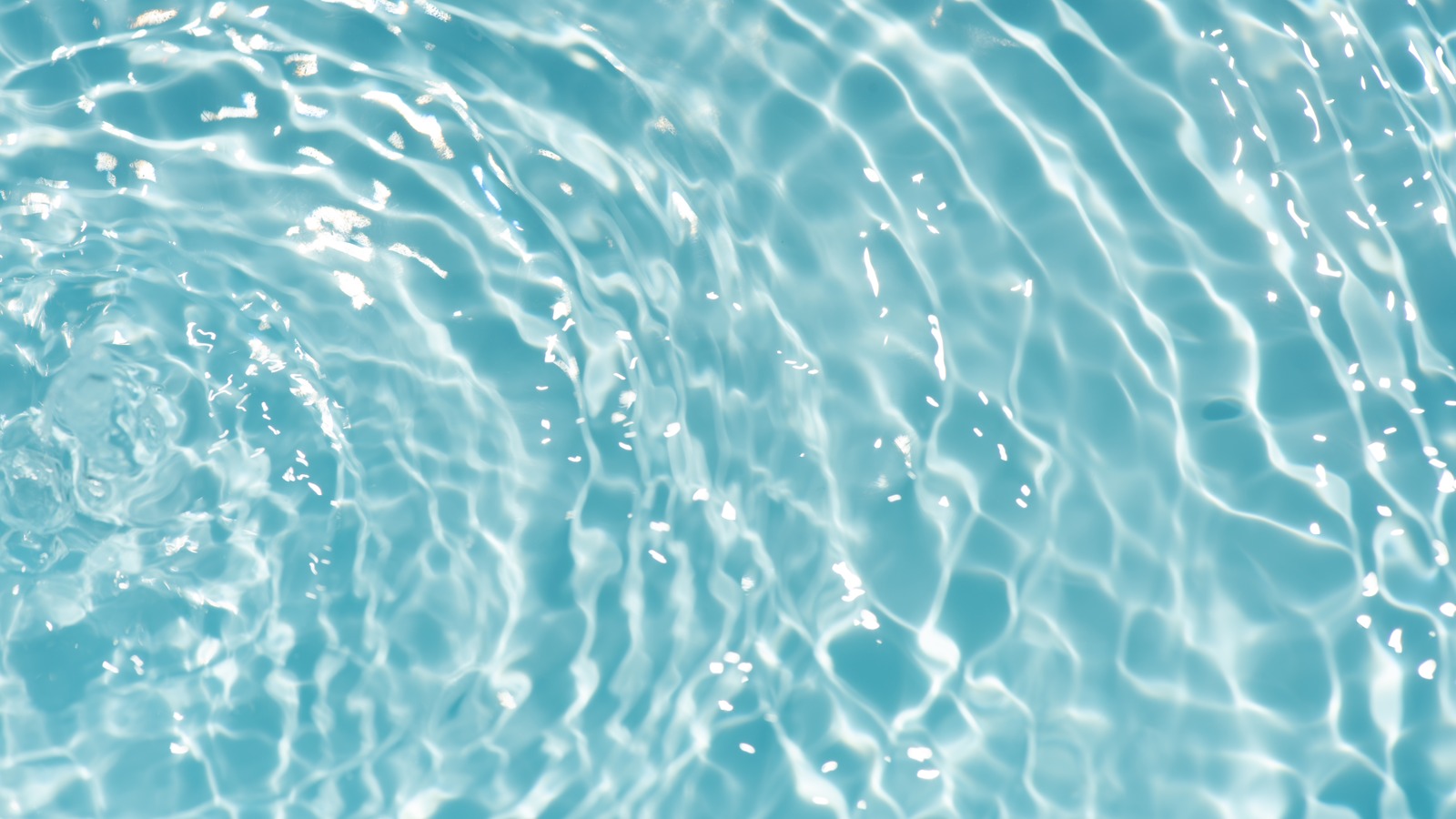 Scientists Still Can’t Figure Out If Water Is ‘Wet’