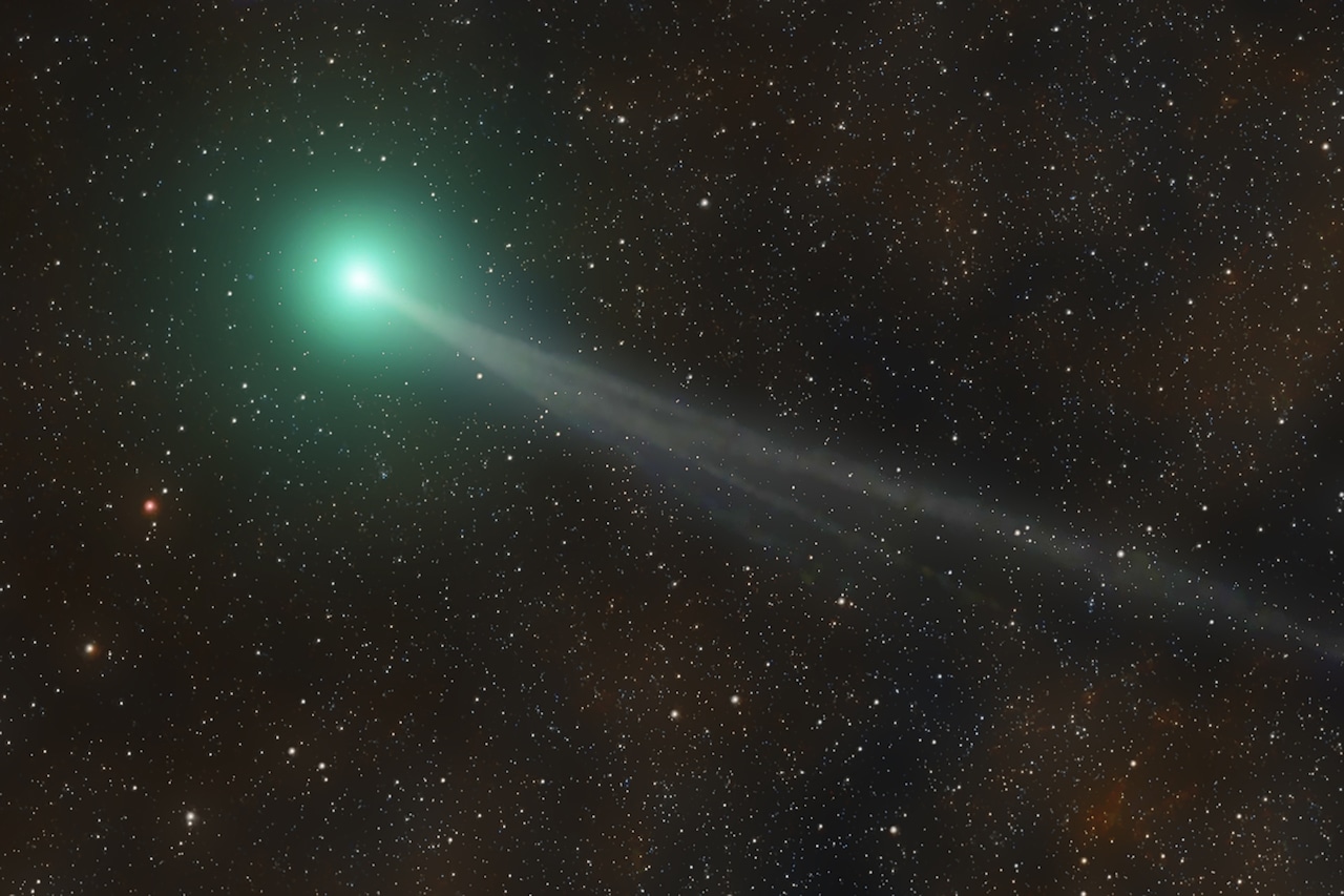 Newly-discovered comet is glowing green, only visible once every 22,000 years