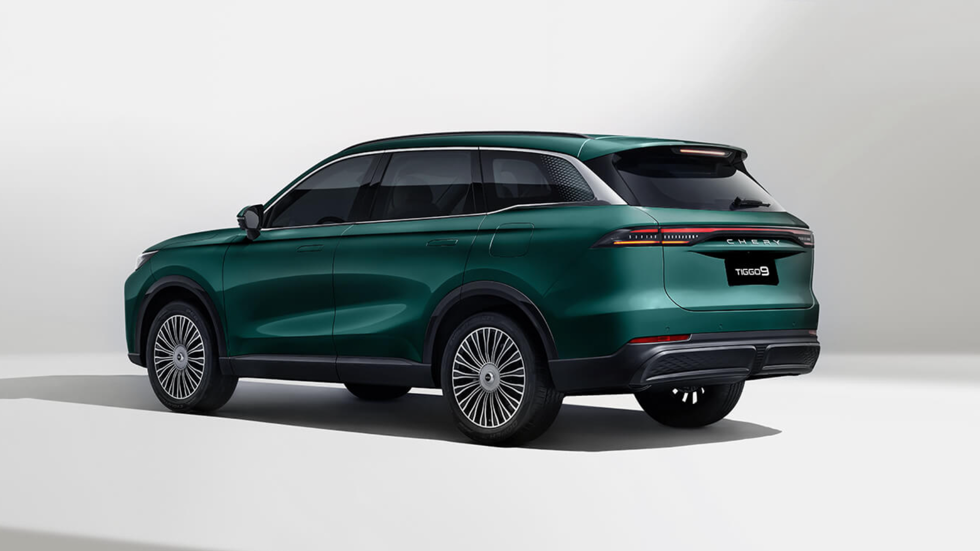 China’s Chery unveils new hybrid EV with over 870 miles of range
