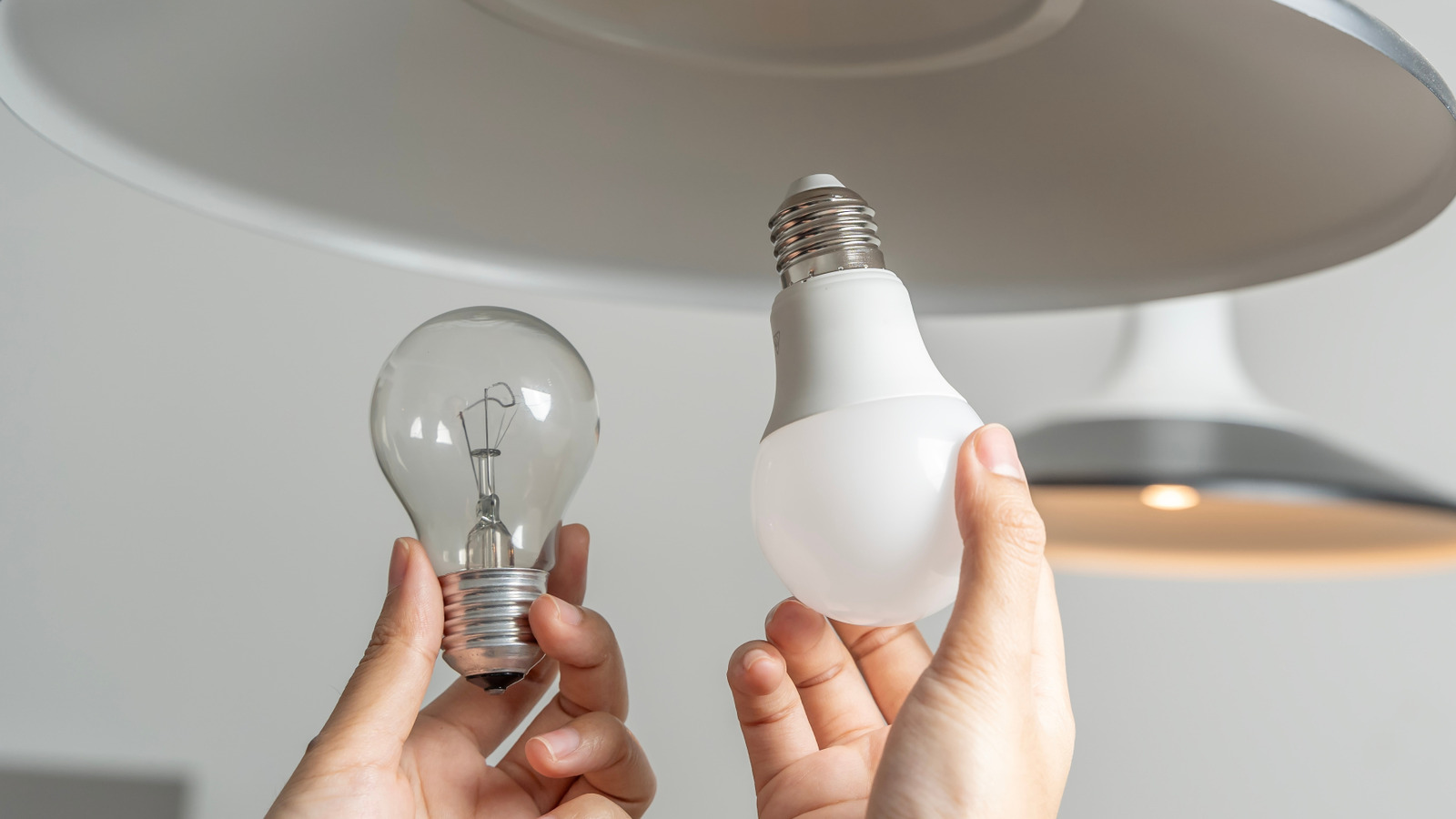 Here’s What Happens If You Put A 100W LED Bulb Into A 60W Socket