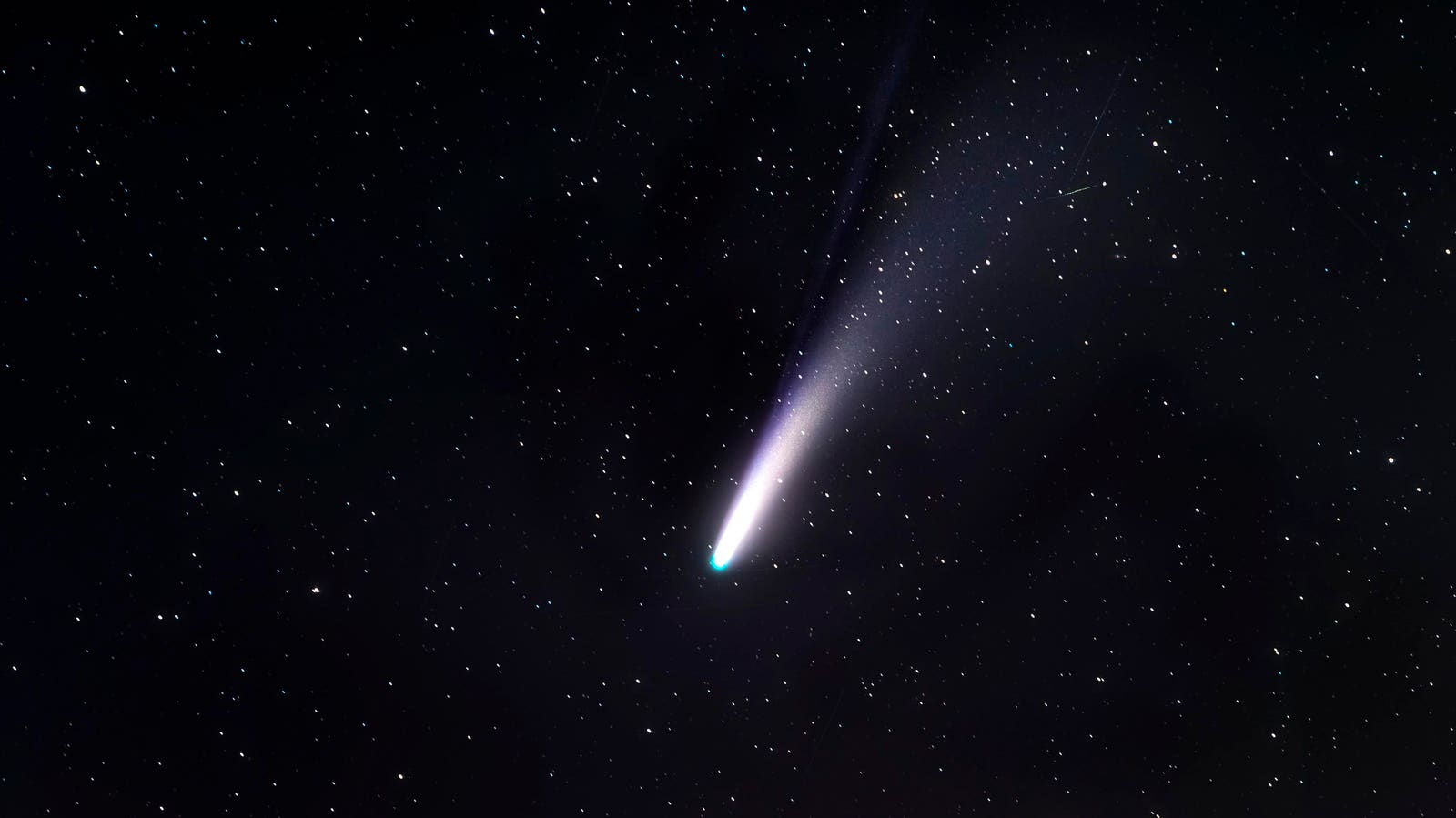 How To See Two Comets Close To Bright Stars