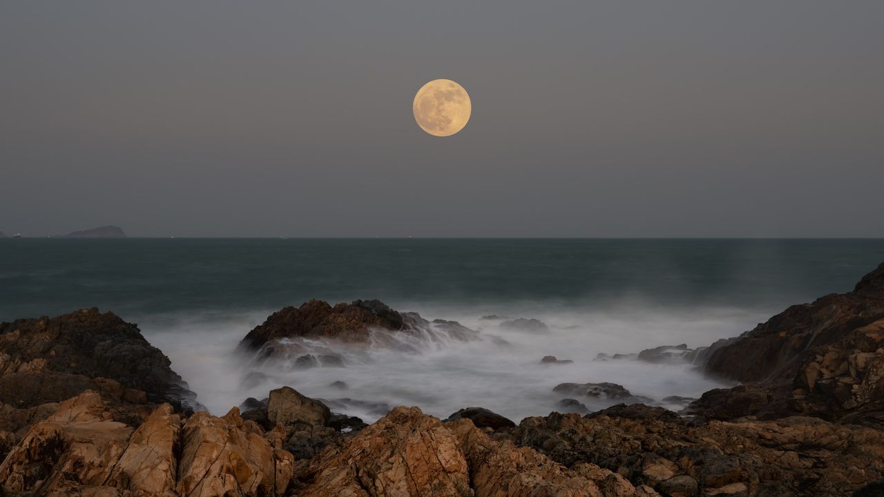 Beaver Moon 2025: Don’t miss the biggest, brightest ‘supermoon’ of the year