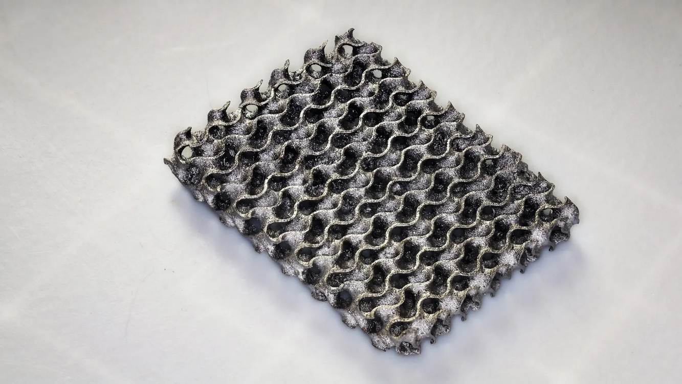 Scientists ‘Cultivate’ Metal Instead of 3D Printing it–and it’s 20x Stronger