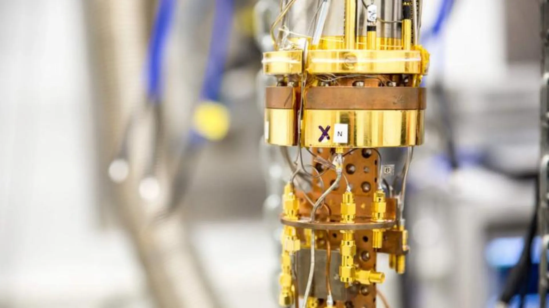 World’s first linked time crystal could supercharge quantum computers