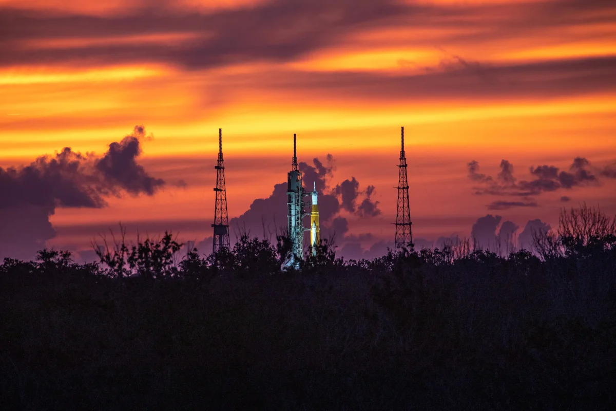 NASA’s Bet on SpaceX’s Starship May Give Moon Race to China