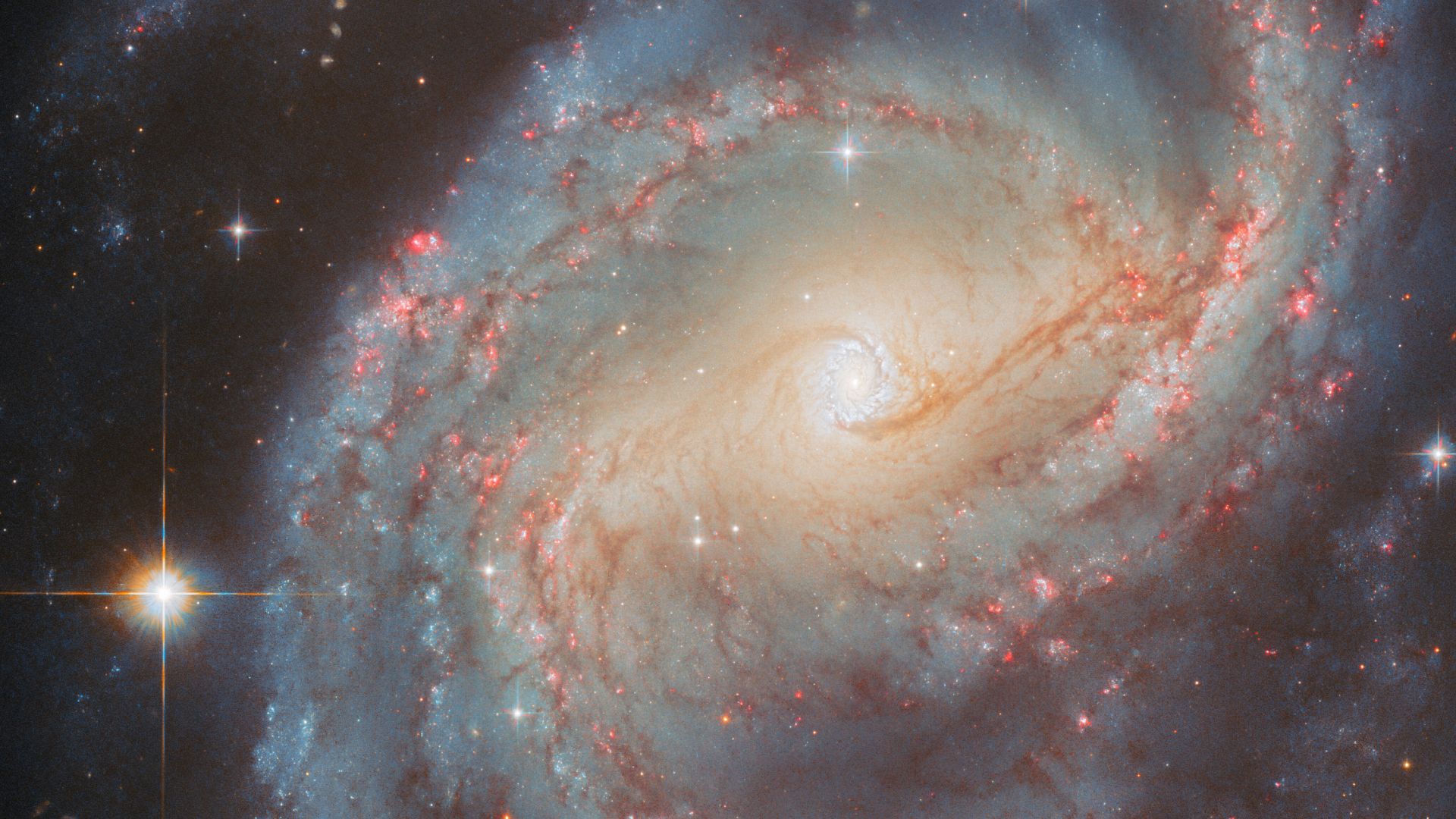 Hubble spies a glowing ‘starburst ring’ photo of the day for Oct. 20, 2025