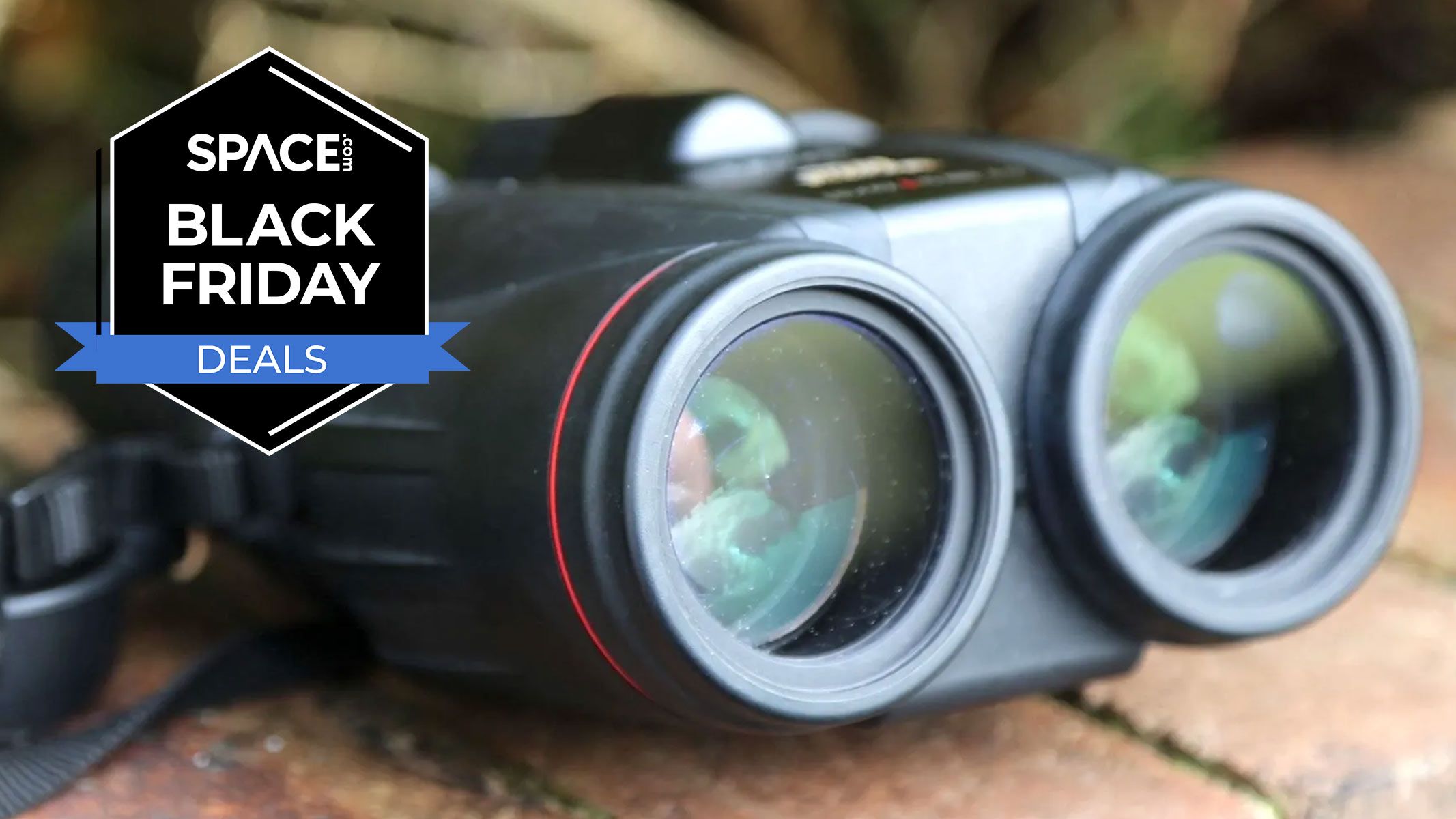 Rarely on offer! Canon’s IS binoculars are $324 off for Black Friday