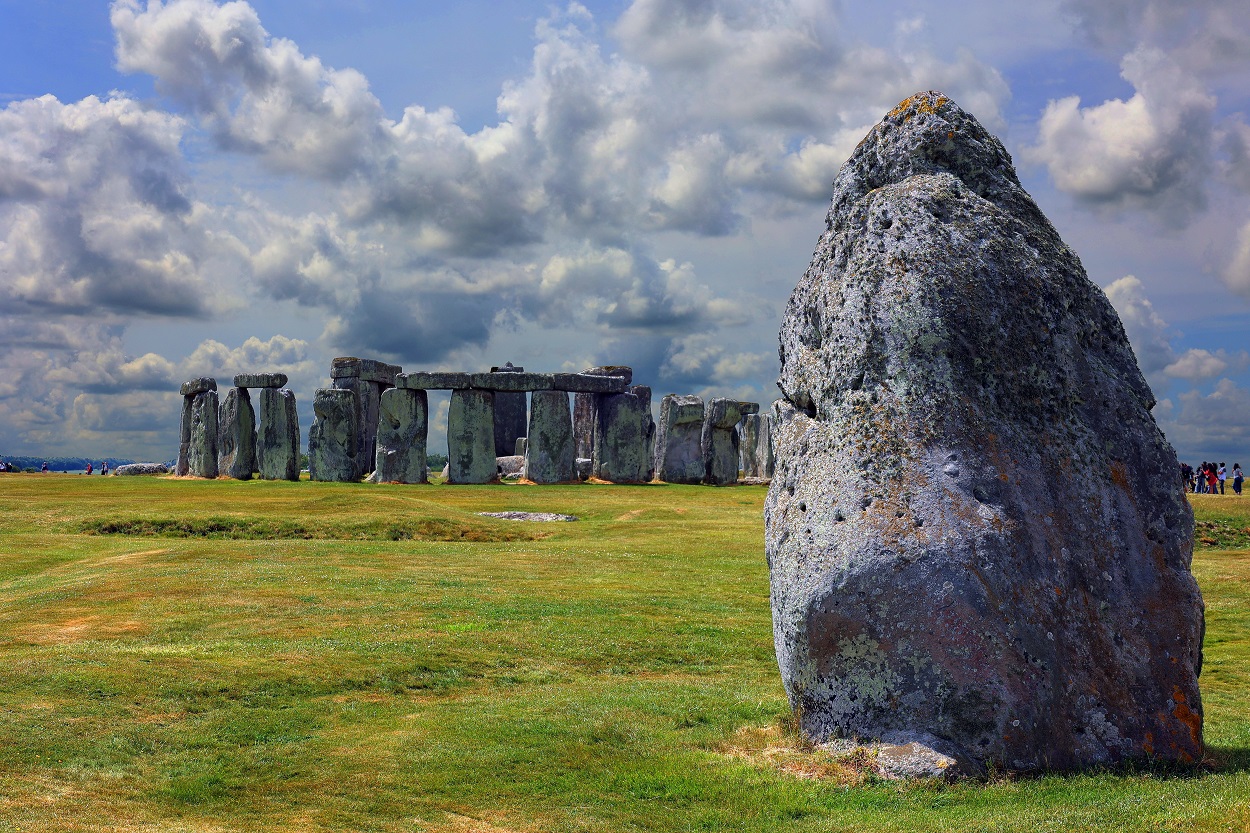 New study upends prevailing theory on transportation of Stonehenge bluestones