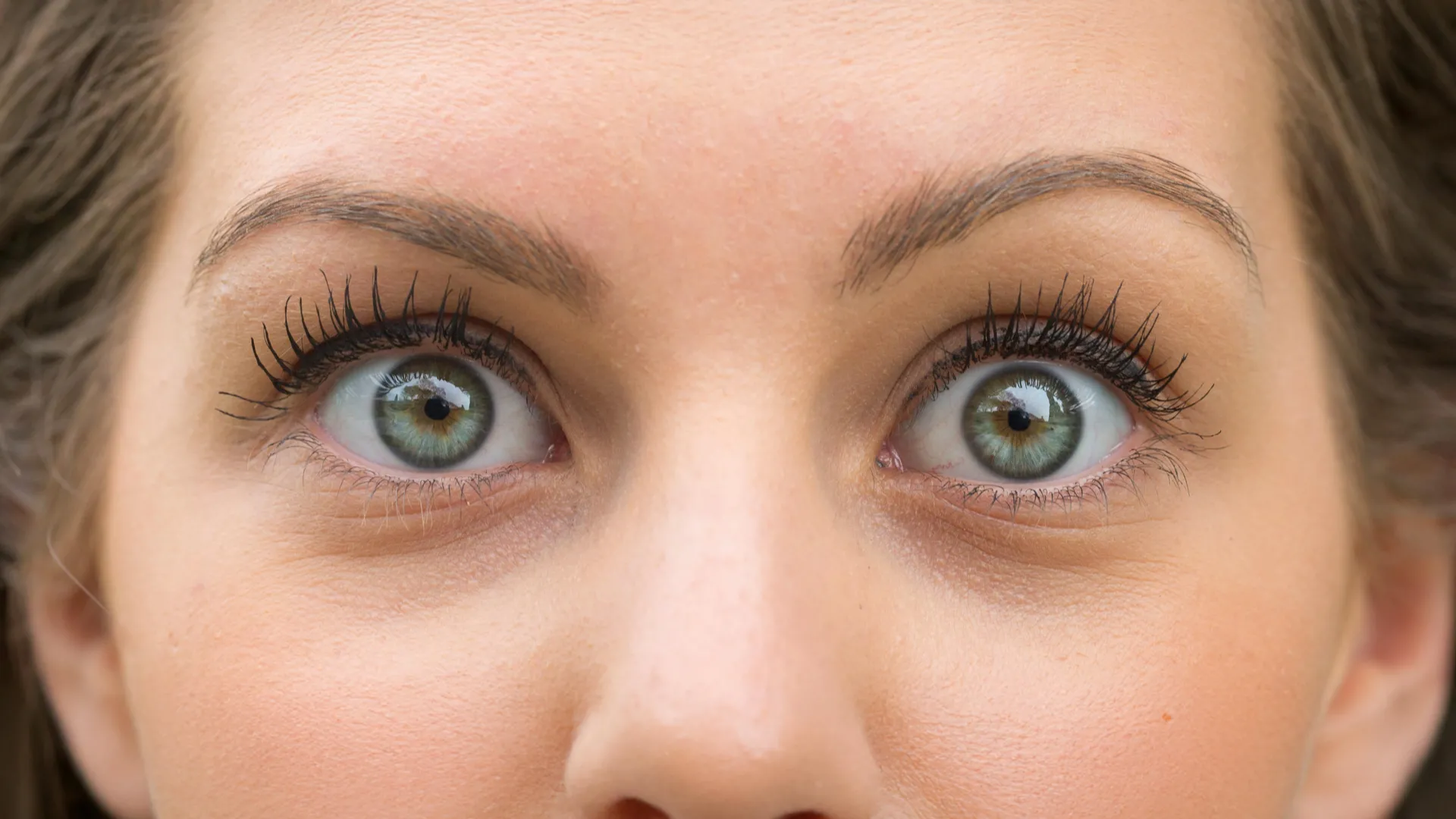 Are they really listening? Watch their blinks