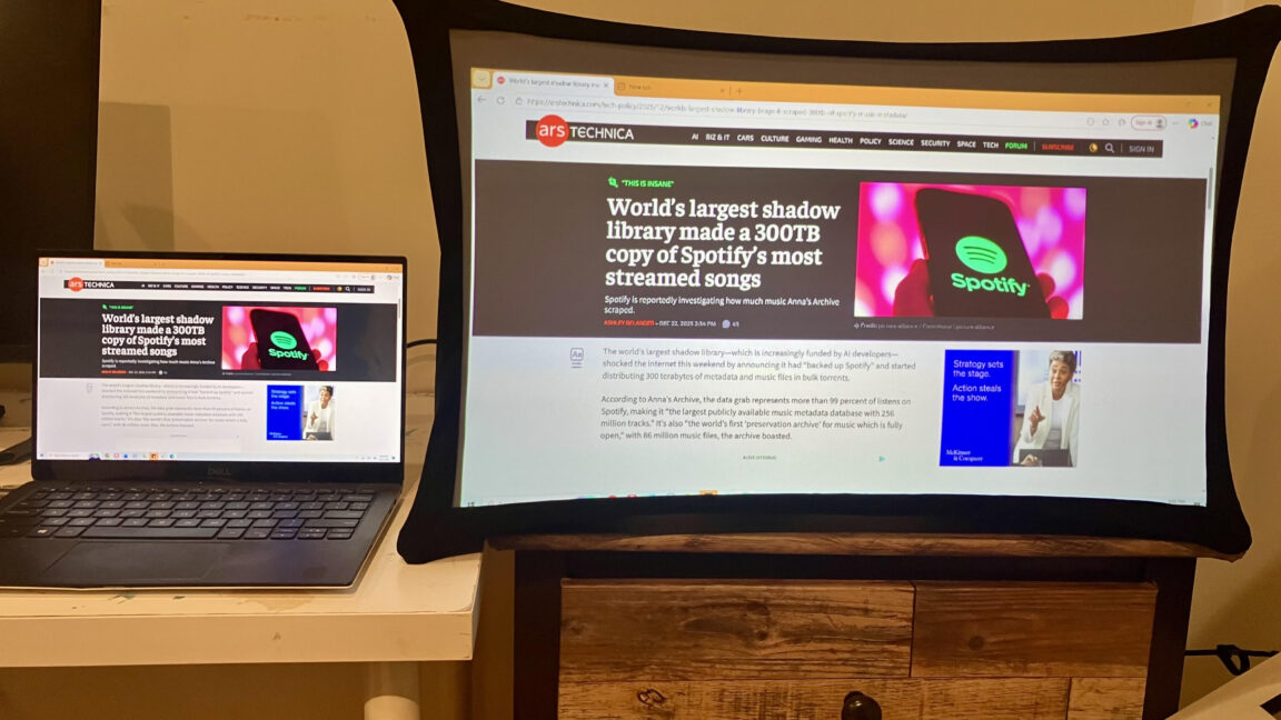 The Splay is a subpar monitor but an exciting portable projector