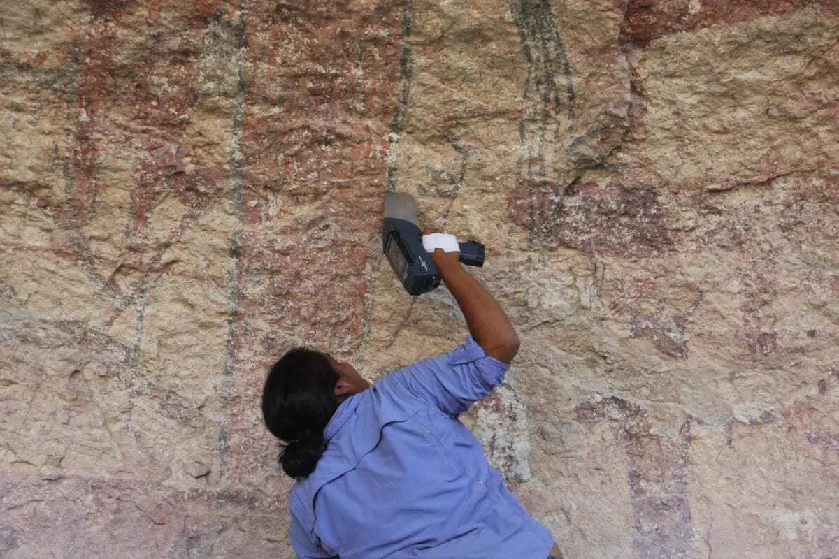 Uncovering the secrets of ancient rock art using ‘X-ray vision’