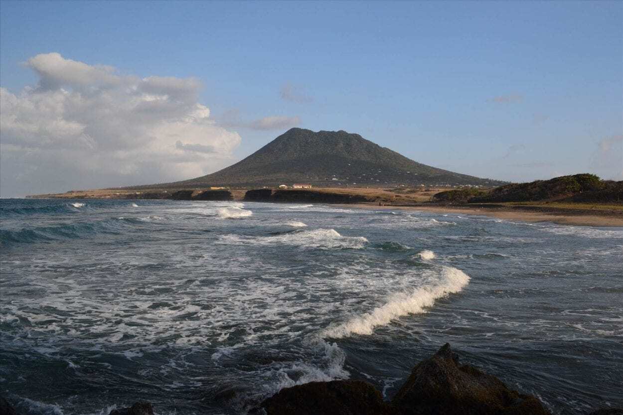 New research reveals how water in the deep Earth triggers earthquakes and tsunamis