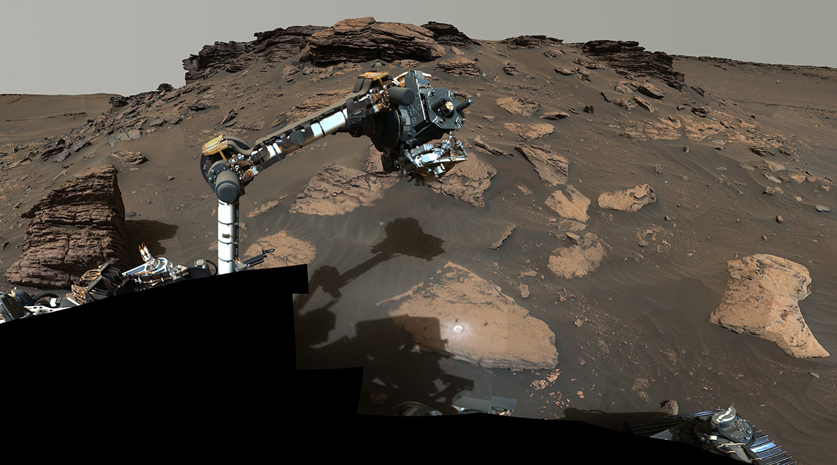 Team Assessing SHERLOC Instrument on NASA’s Perseverance Rover