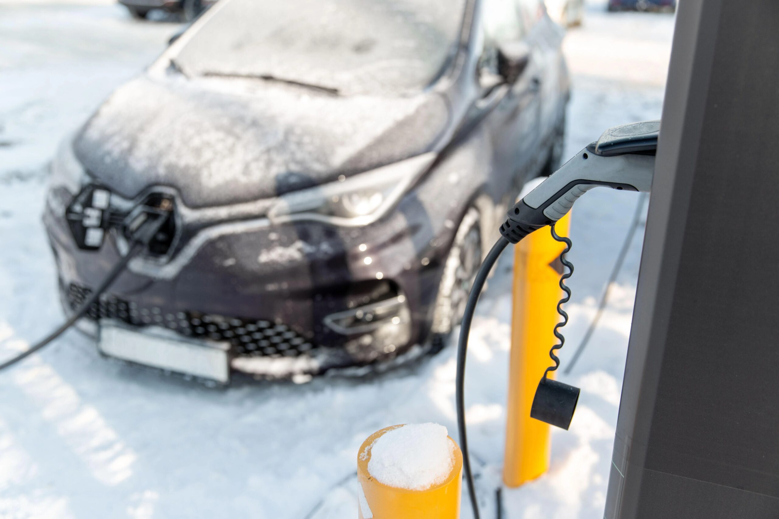 Electric Vehicles Aren’t Ready for Extreme Heat and Cold. Here’s How to Fix Them