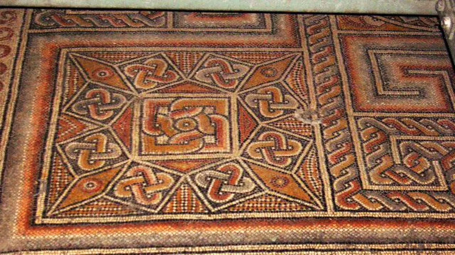 1,600-year-old mosaic room features Solomon’s knot to ward off evil