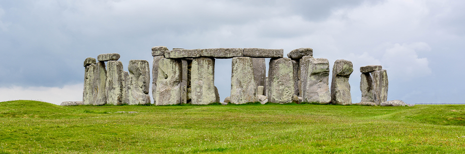 Tiny Evidence Upends a Controversial Stonehenge Theory