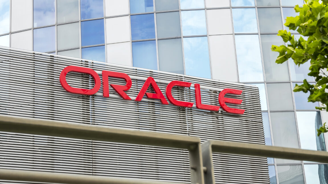 Oracle shares slide on $15B increase in data center spending