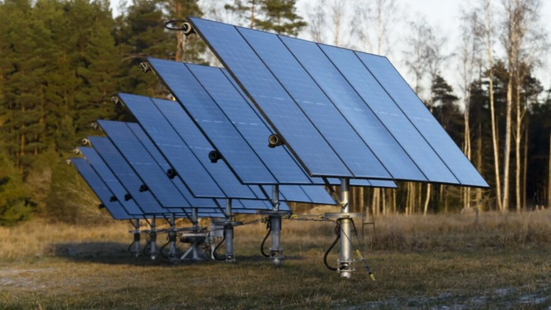 World’s first vertical solar tracker for any region beyond 30° unveiled