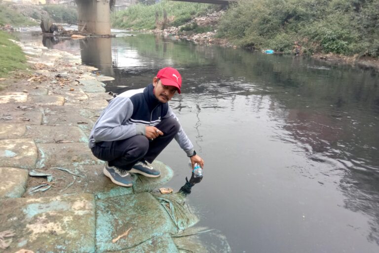 ‘Holy river’ carries industrial waste & sewage from Nepal to India