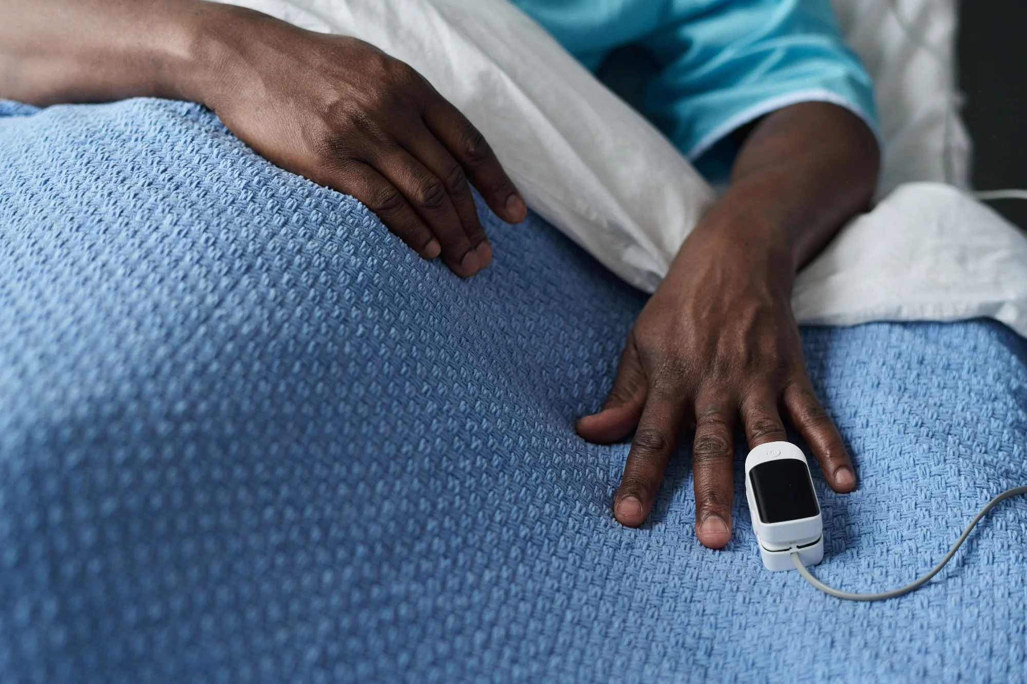 Pulse oximeters miss hypoxemia more often in people with darker skin, study finds