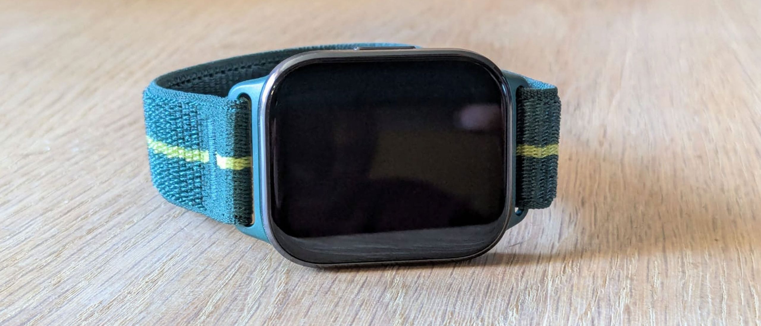 We tested the Motorola Moto Watch Fit: It is a great pick for yoga enthusiasts