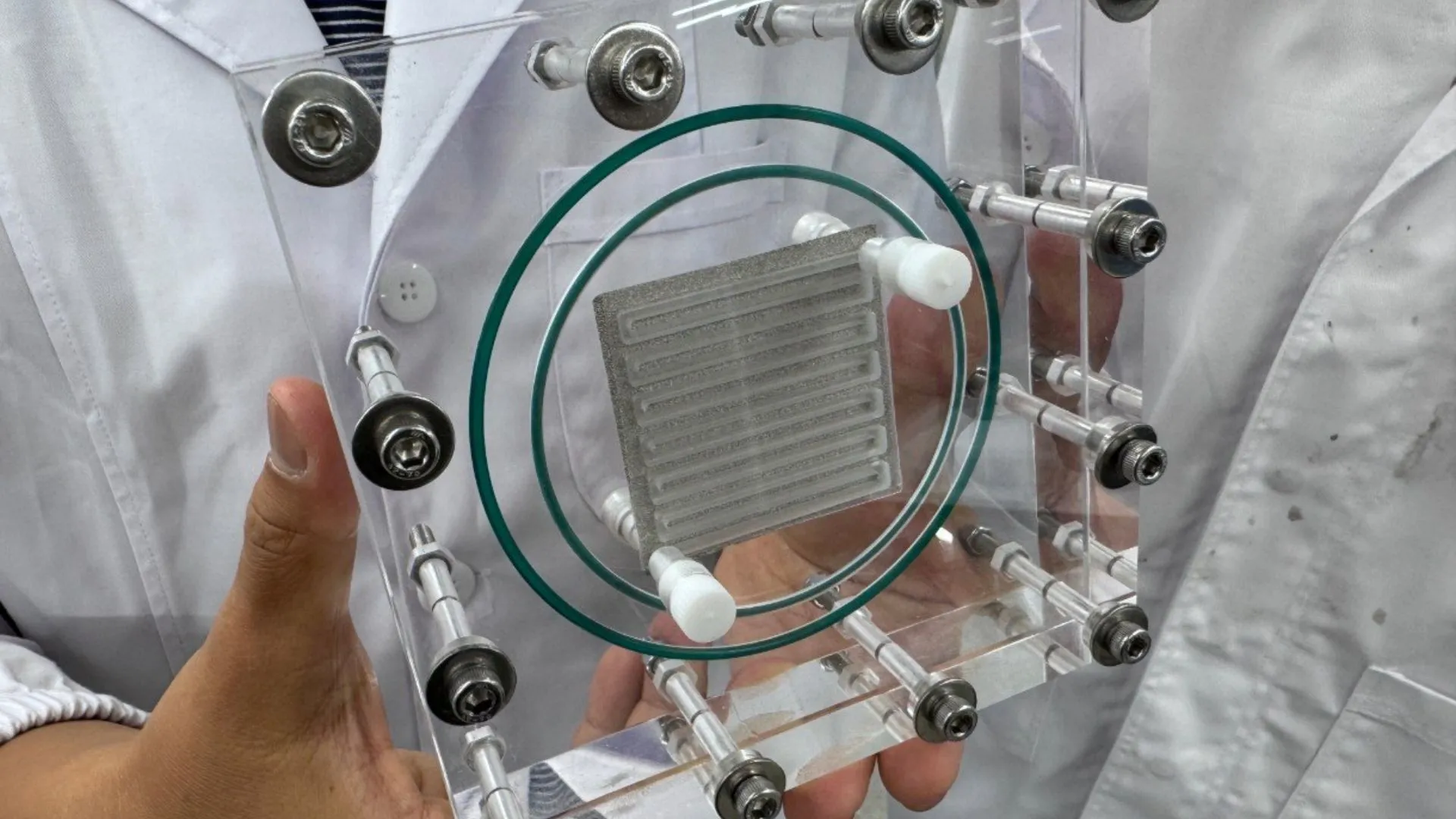 New tech converts factory’s carbon emissions into fuel for jets