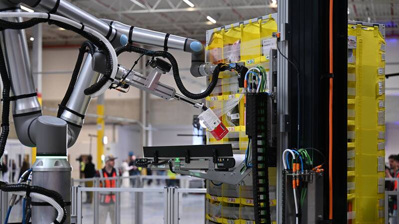 Robots and AI: What Their Convergence Reveals About the Factory of the Future