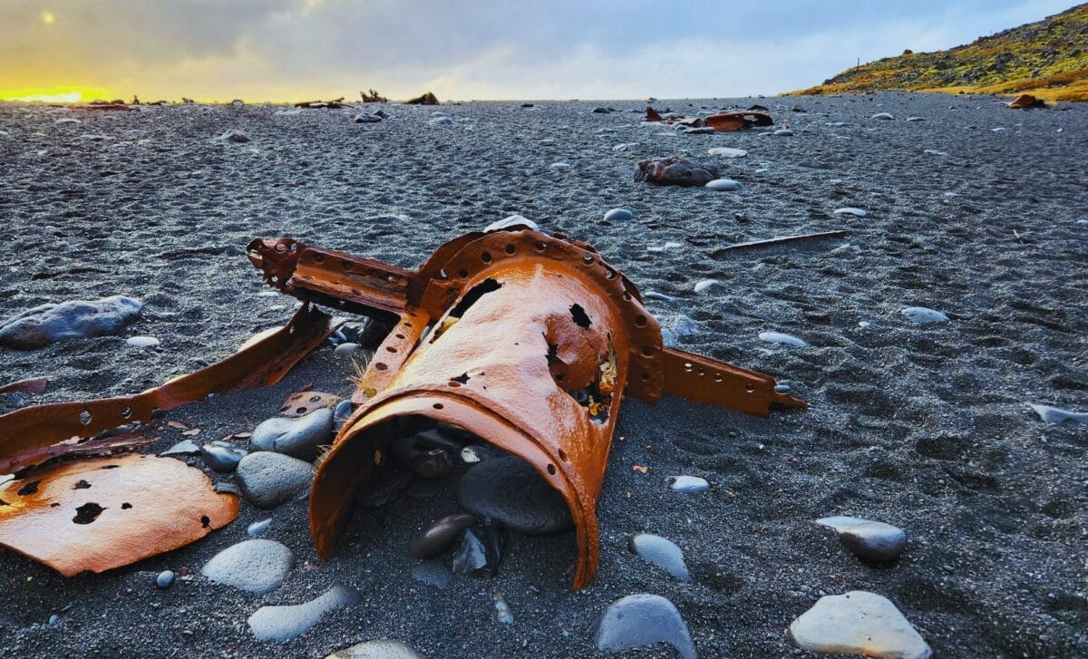 Scientists Found Space Signals Inside Beach Sand, Here’s What They Reveal About Earth’s Ancient