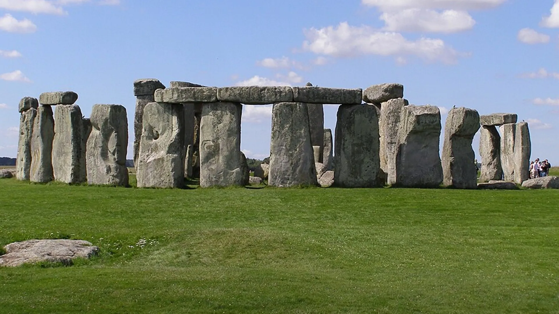 New study shows humans, not glaciers, moved Stonehenge’s giant stones