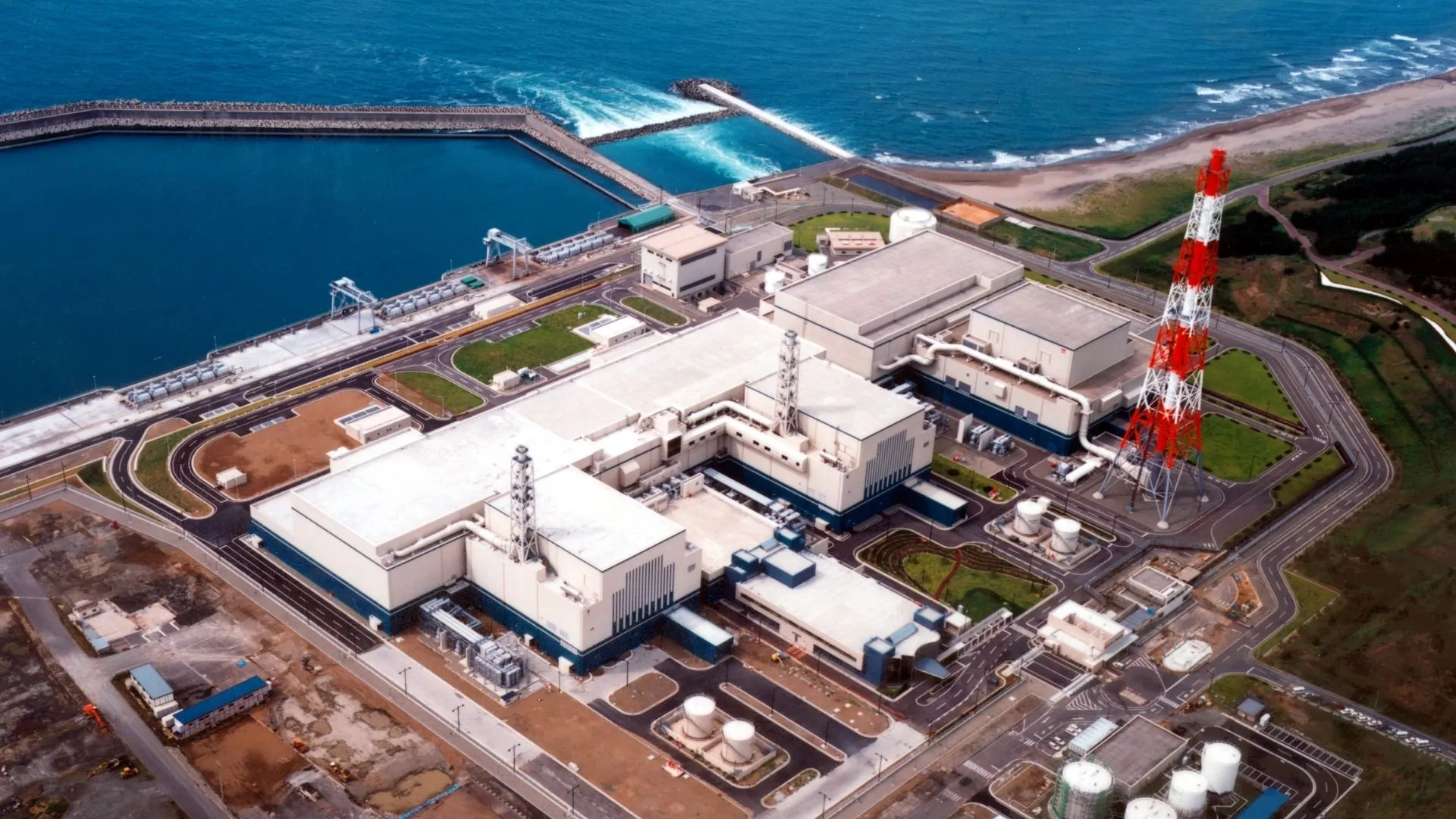 World’s largest nuclear plant restarts in Japan after 15-year shutdown