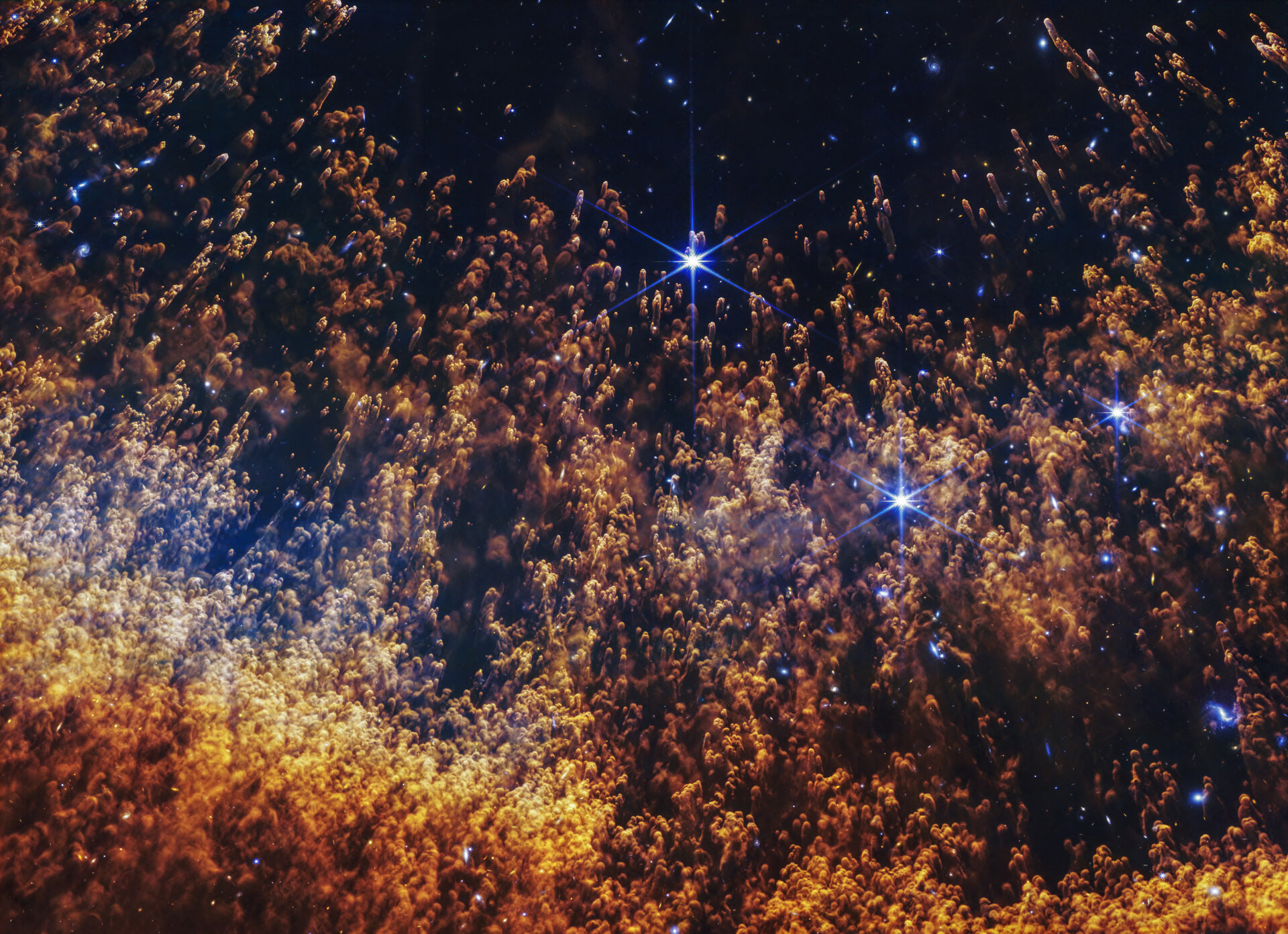 Webb reveals Helix Nebula in glistening detail