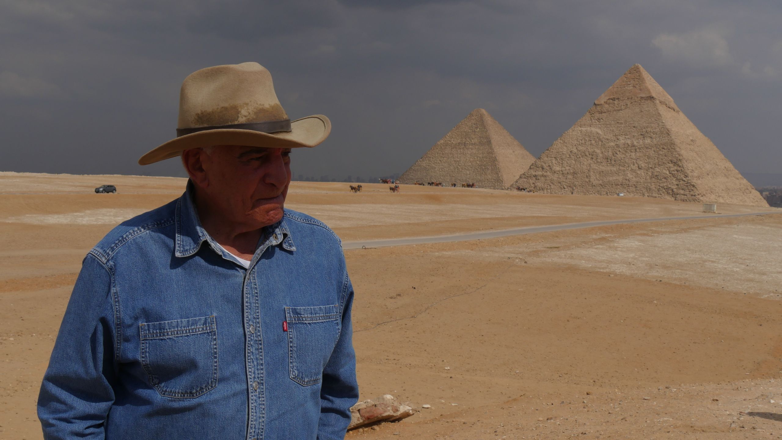 Famed archaeologist Zahi Hawass says he’s close to finding Nefertiti’s tomb in new documentary