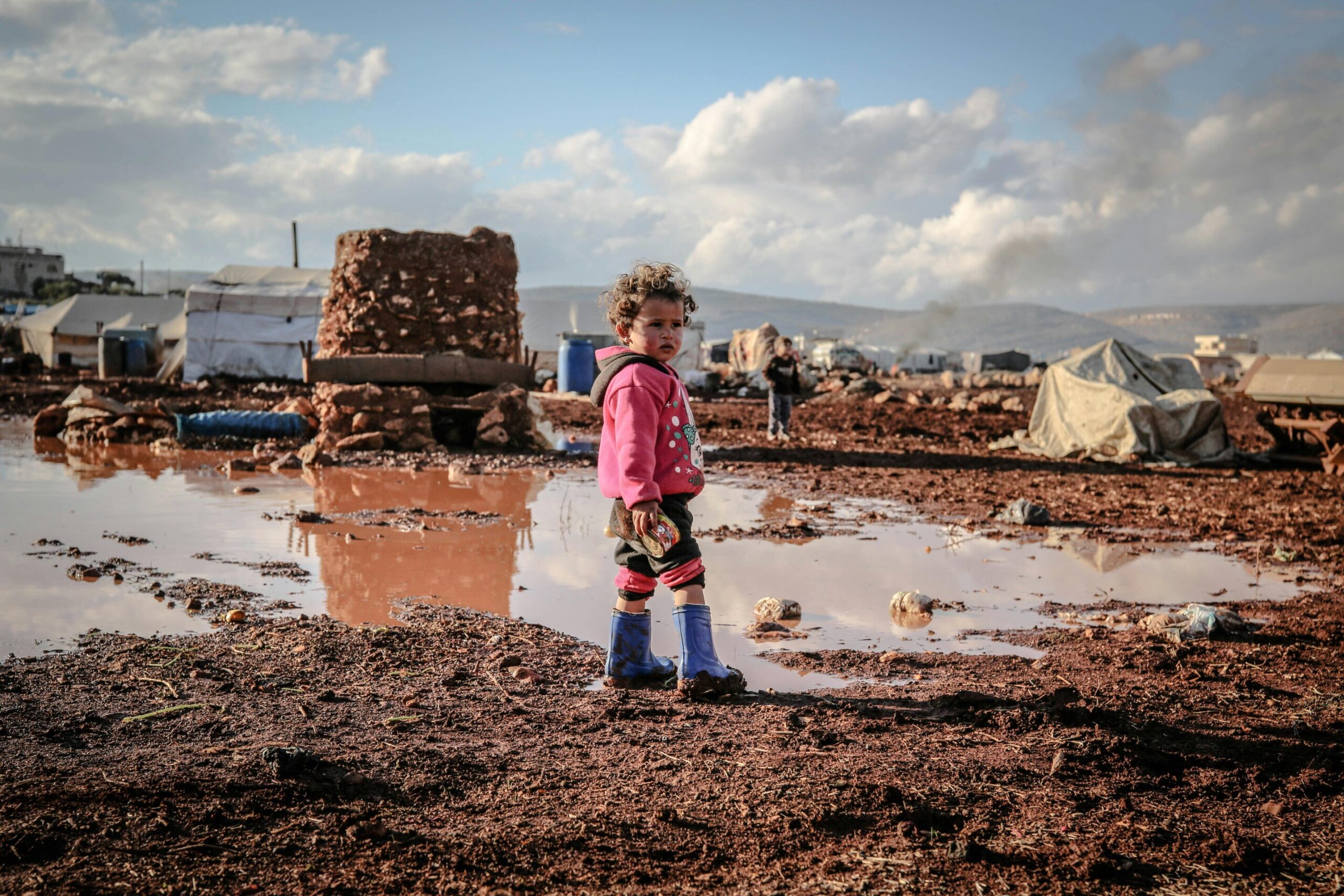 Study suggests young adults' memories of childhood adversity shift with parental support